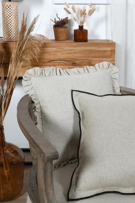 Pernă decorativă Aline 40X40 cm, culoare bej, cu volan, 81% bumbac 19% in - imagine 6