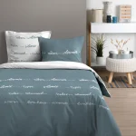 Lenjerie Reverie pat dublu King Size, 3 piese, cearsaf pilota 260X240 cm, 2 fete de perna 63×63 cm, culoare albastru, 100% bumbac OEKO TEX