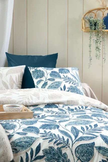 Lenjerie Calliope pat dublu King Size, 3 piese, cearsaf pilota 260X240 cm, 2 fete de perna 63×63 cm, culoare verde petrol, 100% bumbac OEKO TEX - imagine 2
