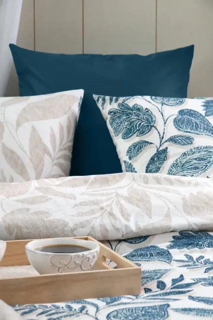 Lenjerie Calliope pat dublu King Size, 3 piese, cearsaf pilota 260X240 cm, 2 fete de perna 63×63 cm, culoare verde petrol, 100% bumbac OEKO TEX - imagine 3